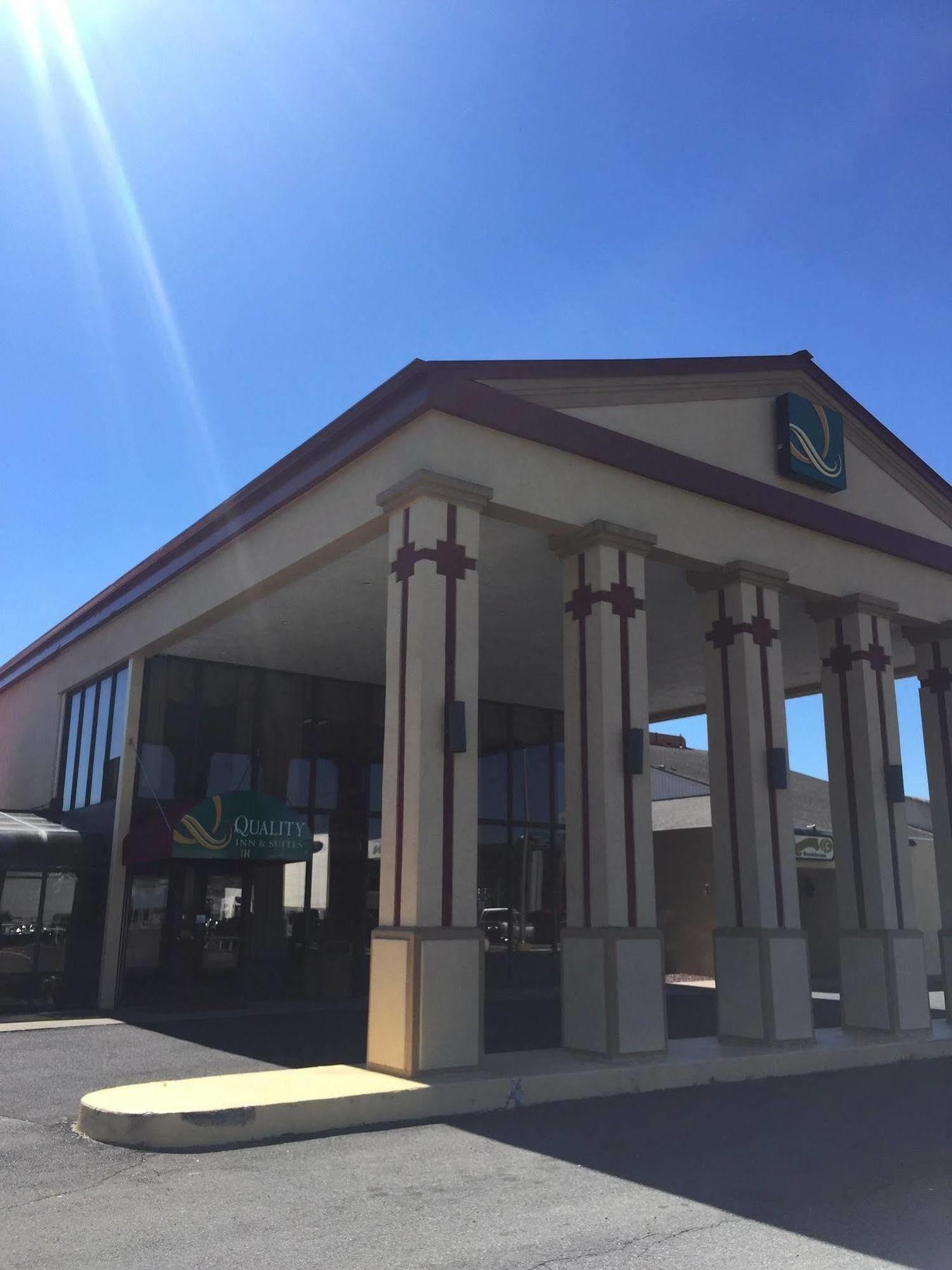 Quality Inn And Suites Kingston Exterior photo